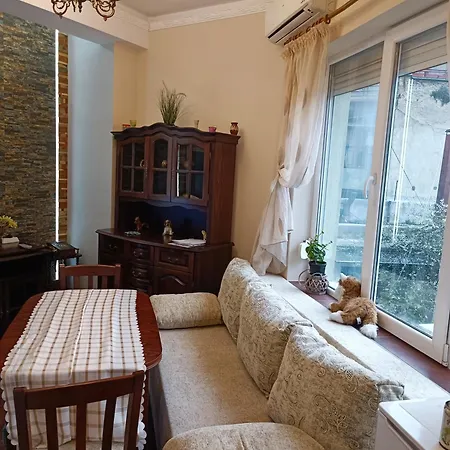 Apartment апартамент под наем сесилия Warna